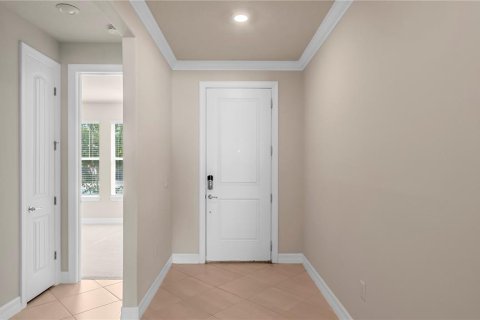 House in Orlando, Florida 6 bedrooms, 385.54 sq.m. № 2298145 - photo 4