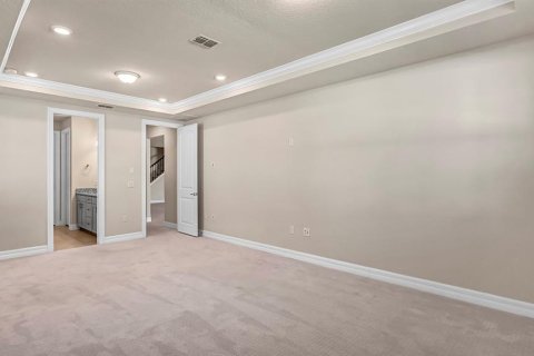 House in Orlando, Florida 6 bedrooms, 385.54 sq.m. № 2298145 - photo 26