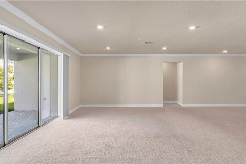House in Orlando, Florida 6 bedrooms, 385.54 sq.m. № 2298145 - photo 14