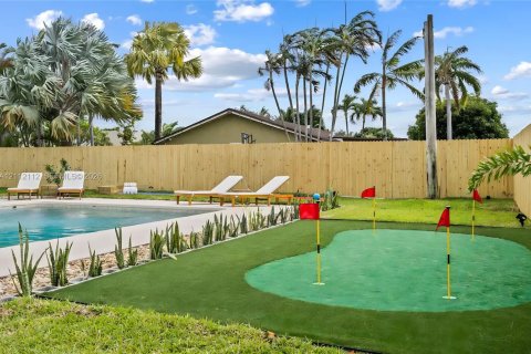 Villa ou maison à vendre à West Palm Beach, Floride: 6 chambres, 257.06 m2 № 2432501 - photo 3