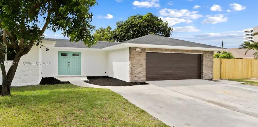 Villa ou maison à West Palm Beach, Floride 6 chambres, 257.06 m2 № 2432501