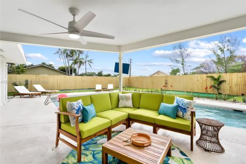 Villa ou maison à vendre à West Palm Beach, Floride: 6 chambres, 257.06 m2 № 2432501 - photo 7