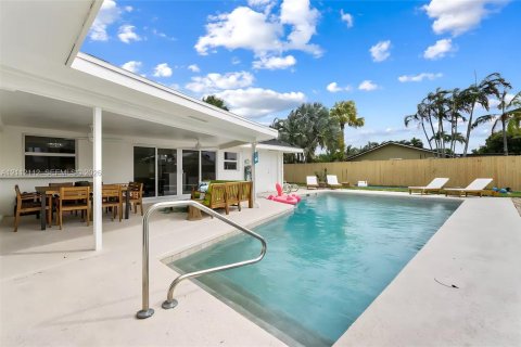 Villa ou maison à vendre à West Palm Beach, Floride: 6 chambres, 257.06 m2 № 2432501 - photo 6
