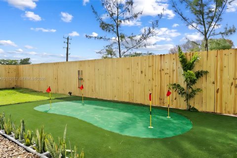 Villa ou maison à vendre à West Palm Beach, Floride: 6 chambres, 257.06 m2 № 2432501 - photo 9