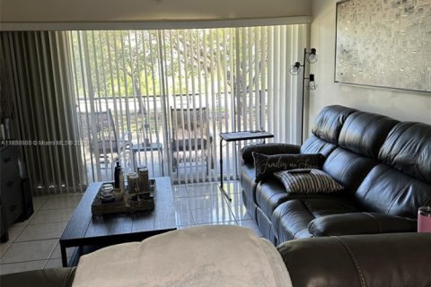 Copropriété à louer à Miami, Floride: 2 chambres, 105.07 m2 № 1941082 - photo 6