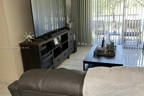 Copropriété à louer à Miami, Floride: 2 chambres, 105.07 m2 № 1941082 - photo 5