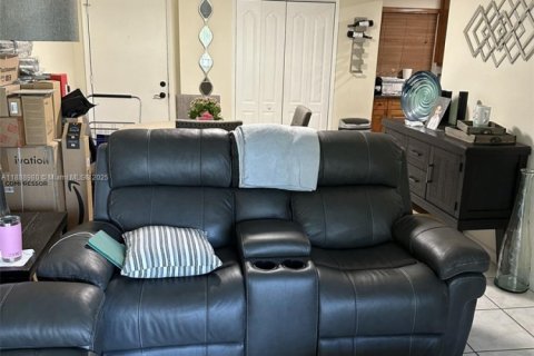 Copropriété à louer à Miami, Floride: 2 chambres, 105.07 m2 № 1941082 - photo 7