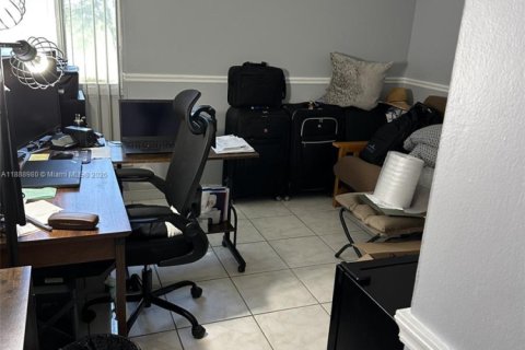 Copropriété à louer à Miami, Floride: 2 chambres, 105.07 m2 № 1941082 - photo 10
