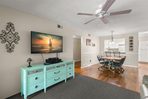 Condominio en venta en Palm Harbor, Florida, 2 dormitorios, 91.04 m2 № 1869417 - foto 13