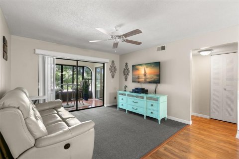 Condominio en venta en Palm Harbor, Florida, 2 dormitorios, 91.04 m2 № 1869417 - foto 15