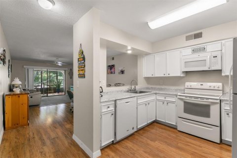 Condominio en venta en Palm Harbor, Florida, 2 dormitorios, 91.04 m2 № 1869417 - foto 7