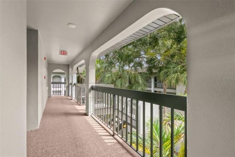 Condominio en venta en Palm Harbor, Florida, 2 dormitorios, 91.04 m2 № 1869417 - foto 5
