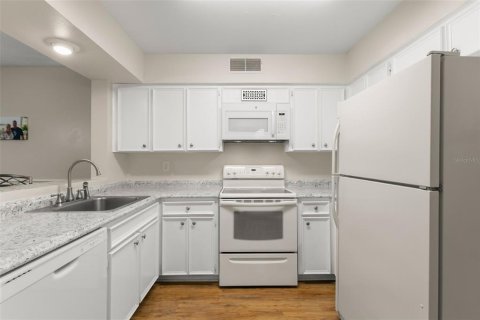 Condominio en venta en Palm Harbor, Florida, 2 dormitorios, 91.04 m2 № 1869417 - foto 8