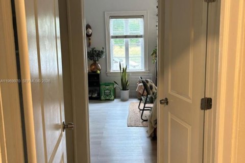 Condo in Coral Gables, Florida № 2030759 - photo 8