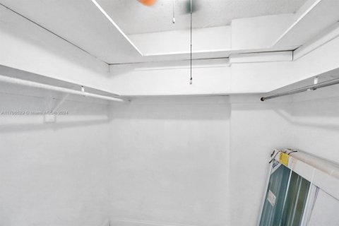 Купить кондоминиум в Халландейл-Бич, Флорида 1 спальня, 78.69м2, № 1459436 - фото 17