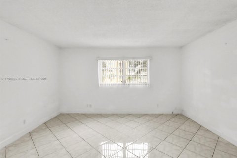 Купить кондоминиум в Халландейл-Бич, Флорида 1 спальня, 78.69м2, № 1459436 - фото 9