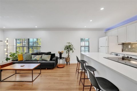 Condo in Wilton Manors, Florida, 2 bedrooms  № 1963743 - photo 29