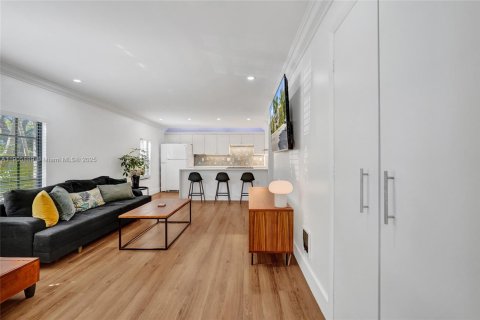 Condo in Wilton Manors, Florida, 2 bedrooms  № 1963743 - photo 3