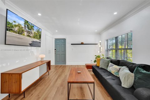 Condo in Wilton Manors, Florida, 2 bedrooms  № 1963743 - photo 11