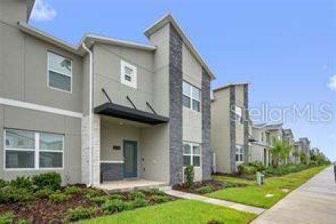 Townhouse in Davenport, Florida 5 bedrooms, 201.32 sq.m. № 2212822 - photo 3