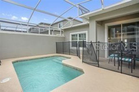 Townhouse in Davenport, Florida 5 bedrooms, 201.32 sq.m. № 2212822 - photo 28