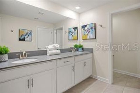 Townhouse in Davenport, Florida 5 bedrooms, 201.32 sq.m. № 2212822 - photo 15