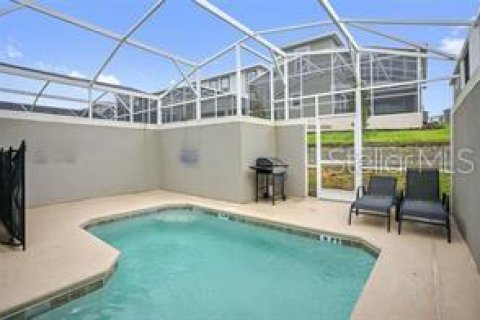 Townhouse in Davenport, Florida 5 bedrooms, 201.32 sq.m. № 2212822 - photo 2