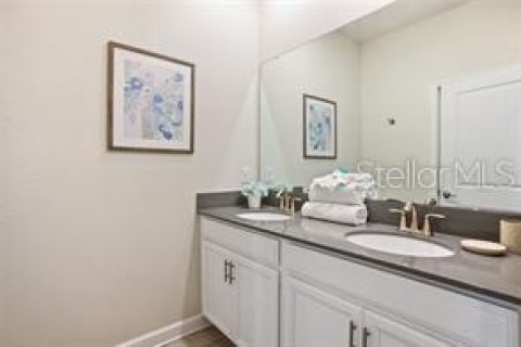 Townhouse in Davenport, Florida 5 bedrooms, 201.32 sq.m. № 2212822 - photo 19