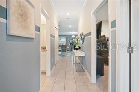 Townhouse in Davenport, Florida 5 bedrooms, 201.32 sq.m. № 2212822 - photo 5