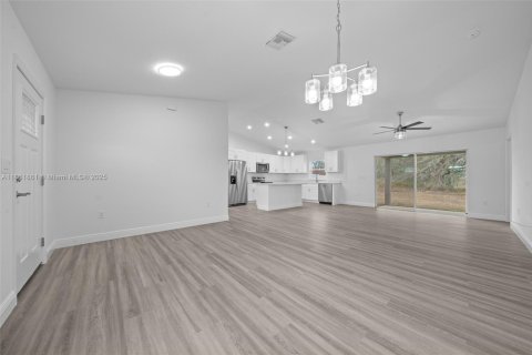 House in Ocala, Florida 3 bedrooms, 137.87 sq.m. № 1890609 - photo 11