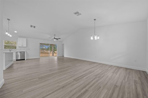 House in Ocala, Florida 3 bedrooms, 137.87 sq.m. № 1890609 - photo 10