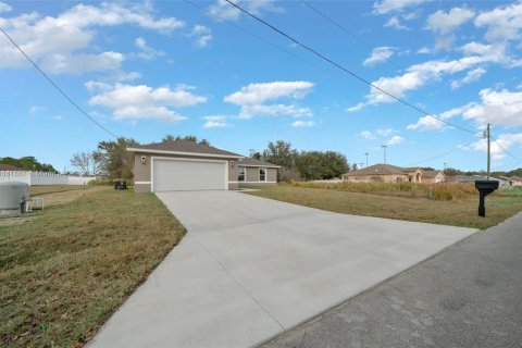 House in Ocala, Florida 3 bedrooms, 137.87 sq.m. № 1890609 - photo 5