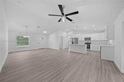 House in Ocala, Florida 3 bedrooms, 137.87 sq.m. № 1890609 - photo 13