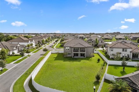 House in Wesley Chapel, Florida 7 bedrooms, 506.5 sq.m. № 1826943 - photo 3