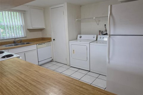 Condominio en alquiler en Orlando, Florida, 2 dormitorios, 84.08 m2 № 1914891 - foto 5