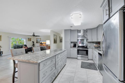 House in Loxahatchee Groves, Florida 3 bedrooms, 213.21 sq.m. № 2246072 - photo 14