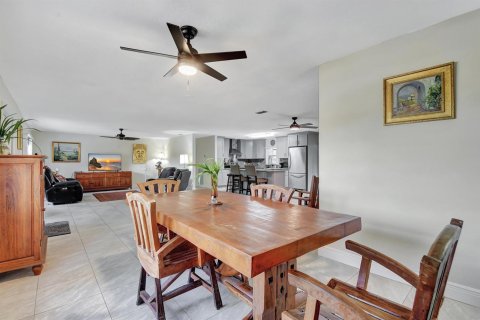 House in Loxahatchee Groves, Florida 3 bedrooms, 213.21 sq.m. № 2246072 - photo 9