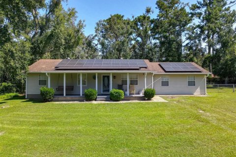 House in Live Oak, Florida 3 bedrooms, 141.95 sq.m. № 1906939 - photo 1
