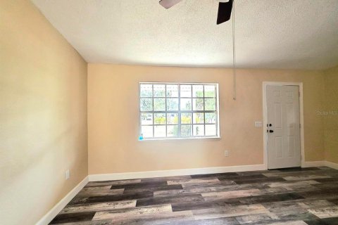 Villa ou maison à louer à Port Charlotte, Floride: 2 chambres, 83.24 m2 № 2155737 - photo 4