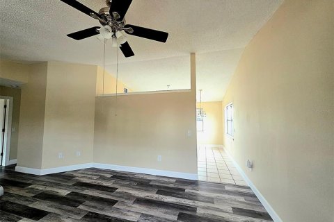 Villa ou maison à louer à Port Charlotte, Floride: 2 chambres, 83.24 m2 № 2155737 - photo 5