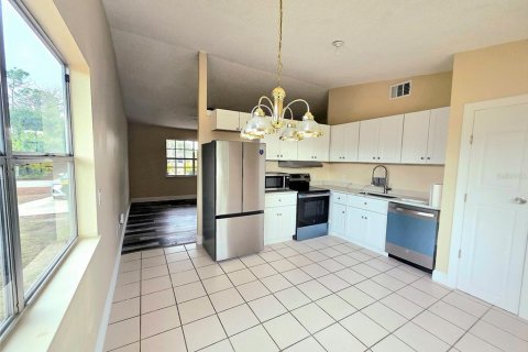 Villa ou maison à louer à Port Charlotte, Floride: 2 chambres, 83.24 m2 № 2155737 - photo 2