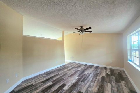 Villa ou maison à louer à Port Charlotte, Floride: 2 chambres, 83.24 m2 № 2155737 - photo 6