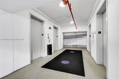 Купить коммерческую недвижимость в Корал-Гейблс, Флорида № 1949026 - фото 4