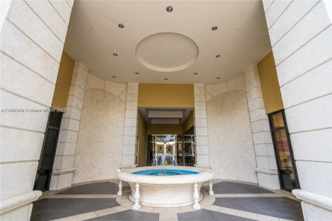 Купить коммерческую недвижимость в Корал-Гейблс, Флорида № 1949026 - фото 12