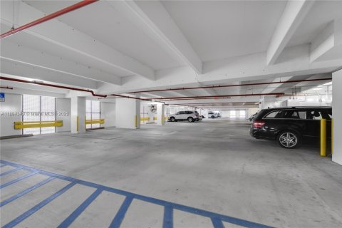 Купить коммерческую недвижимость в Корал-Гейблс, Флорида № 1949026 - фото 18