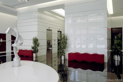 Купить коммерческую недвижимость в Корал-Гейблс, Флорида № 1949026 - фото 10