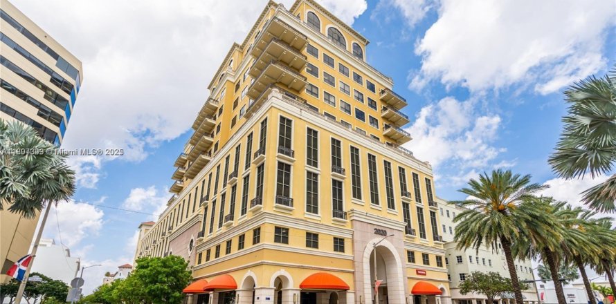 Коммерческая недвижимость в Корал-Гейблс, Флорида № 1949026