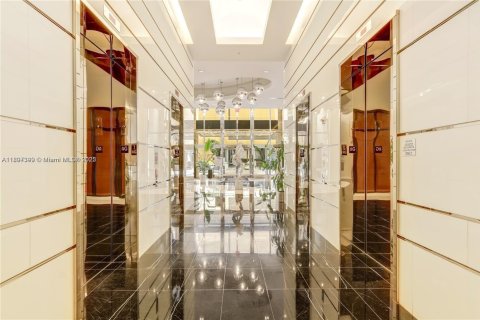 Купить коммерческую недвижимость в Корал-Гейблс, Флорида № 1949026 - фото 7