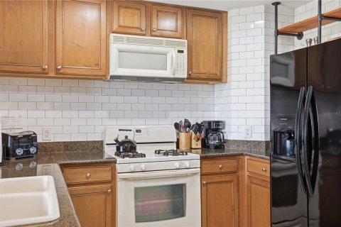 Condo in Four Corners, Florida, 3 bedrooms  № 2102548 - photo 7