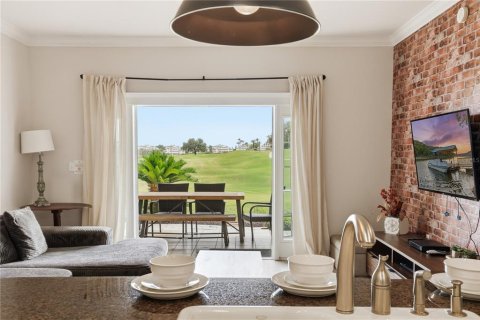 Condo in Four Corners, Florida, 3 bedrooms  № 2102548 - photo 9